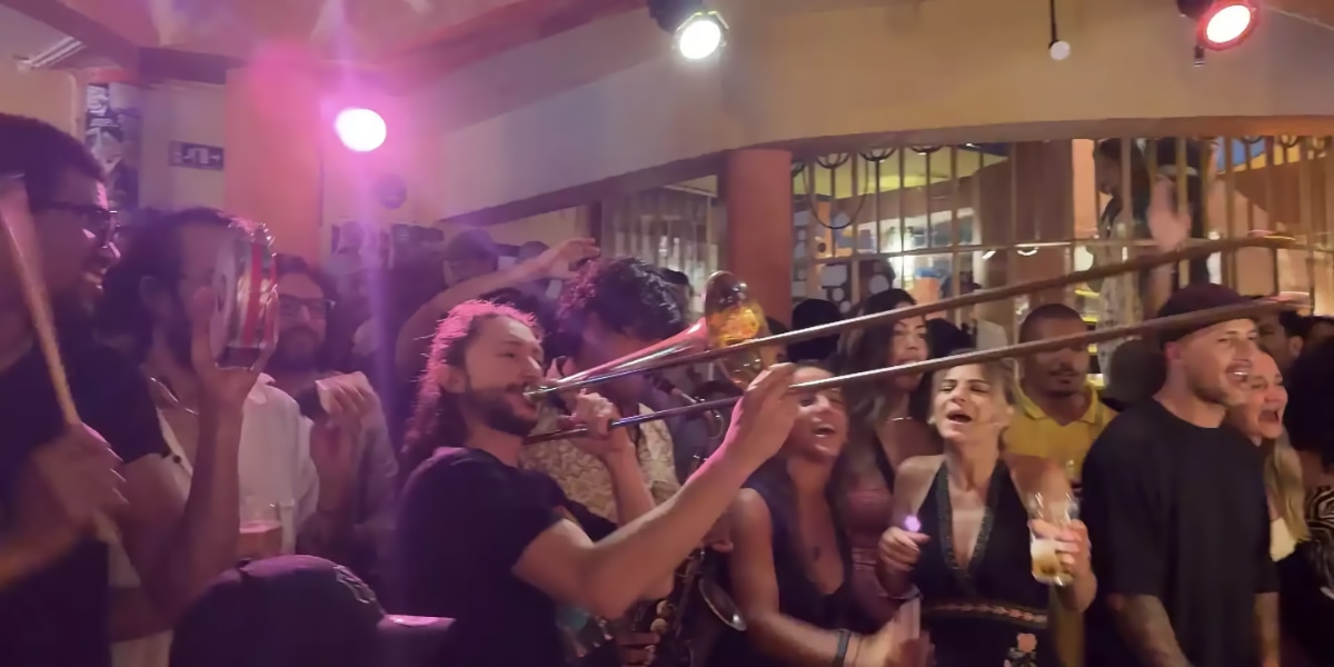 Músicas que ecoam em Lisboa: a trajetória do brasileiro que ajudou a popularizar o gênero em Portugal